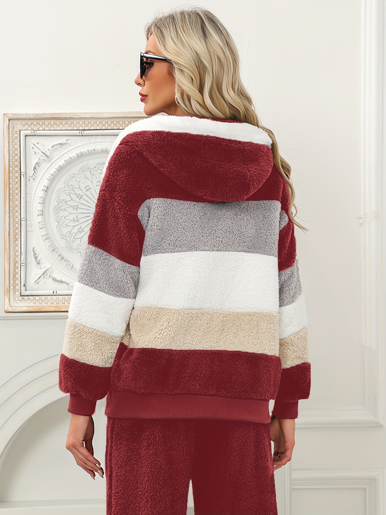 Elegancka zimowa odzież wierzchnia dla kobiet – ciepłe kurtki