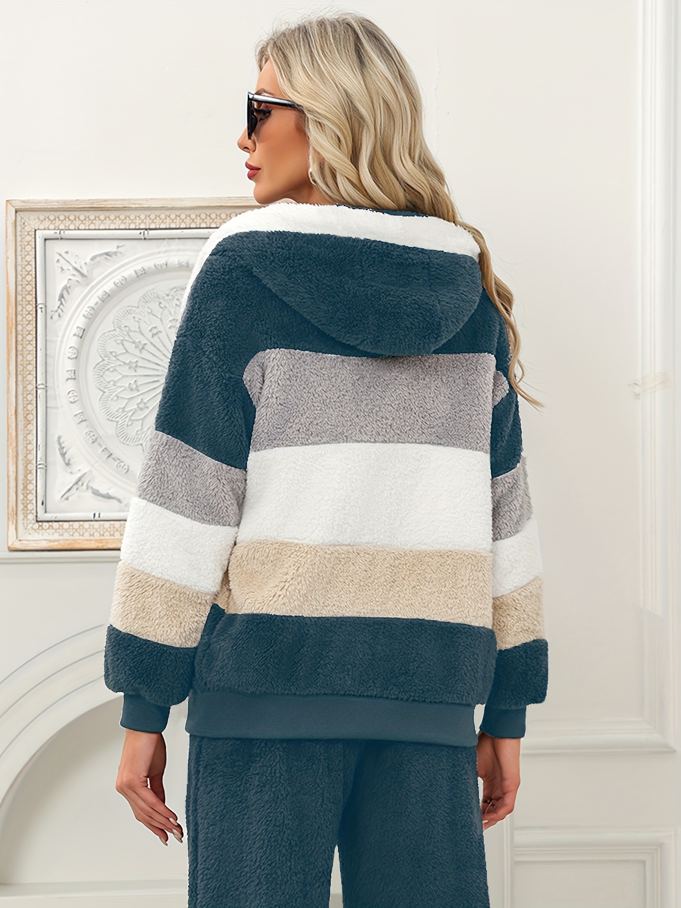 Elegancka zimowa odzież wierzchnia dla kobiet – ciepłe kurtki