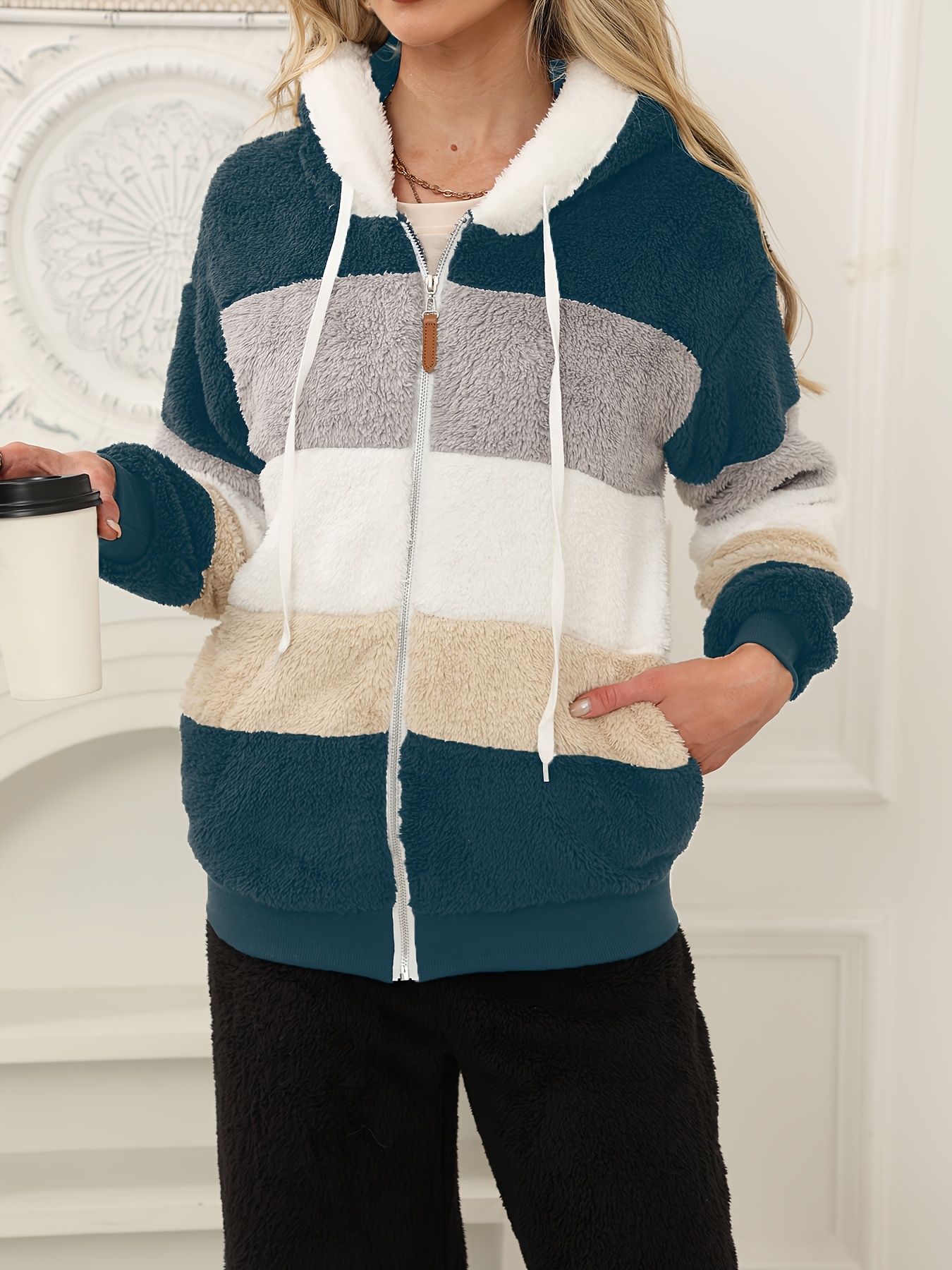 Elegancka zimowa odzież wierzchnia dla kobiet – ciepłe kurtki