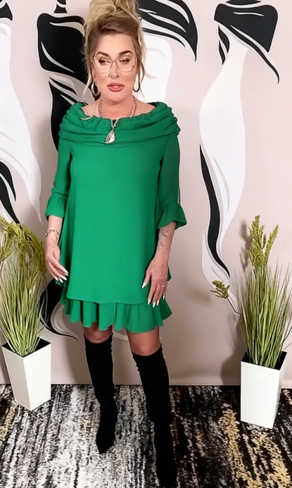 Sukienka dwuwarstwowa, odkryte ramiona, falbaniaste mankiety