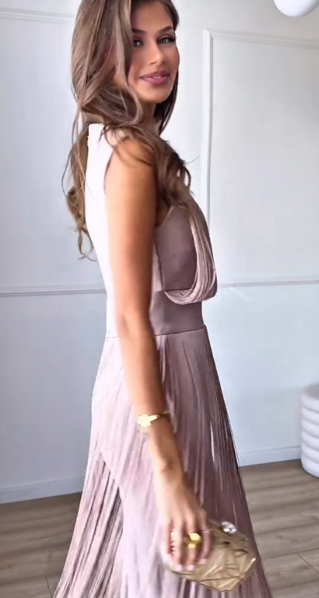 👗Sukienka bez rękawów z frędzlami