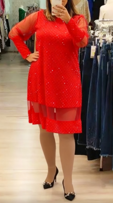 Elegancka sukienka z siateczki z cekinami