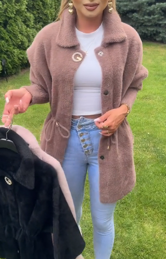 Luźny płaszcz z pluszowymi klapami