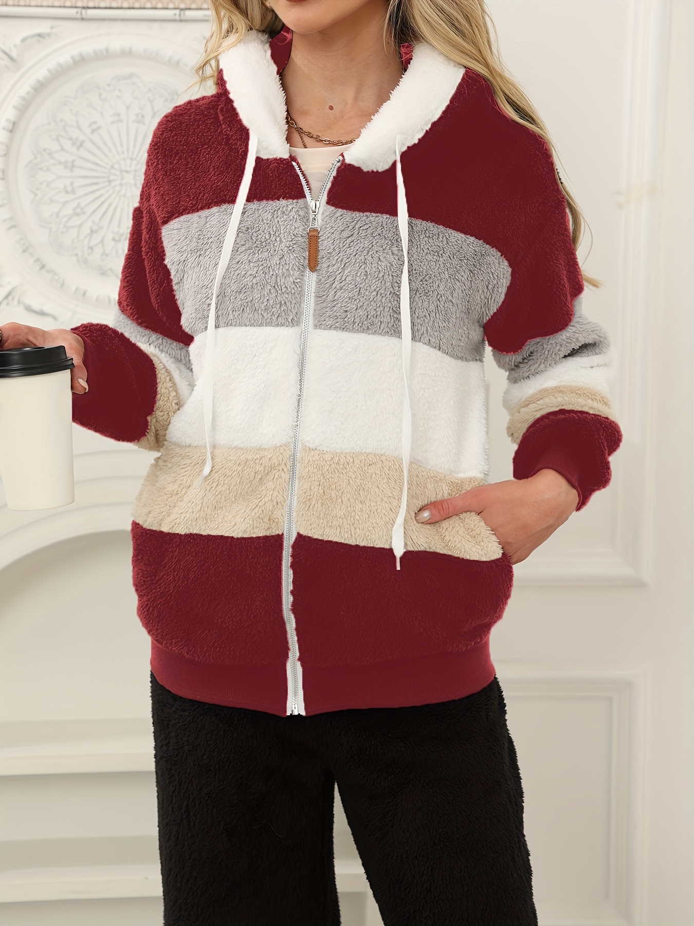 Elegancka zimowa odzież wierzchnia dla kobiet – ciepłe kurtki