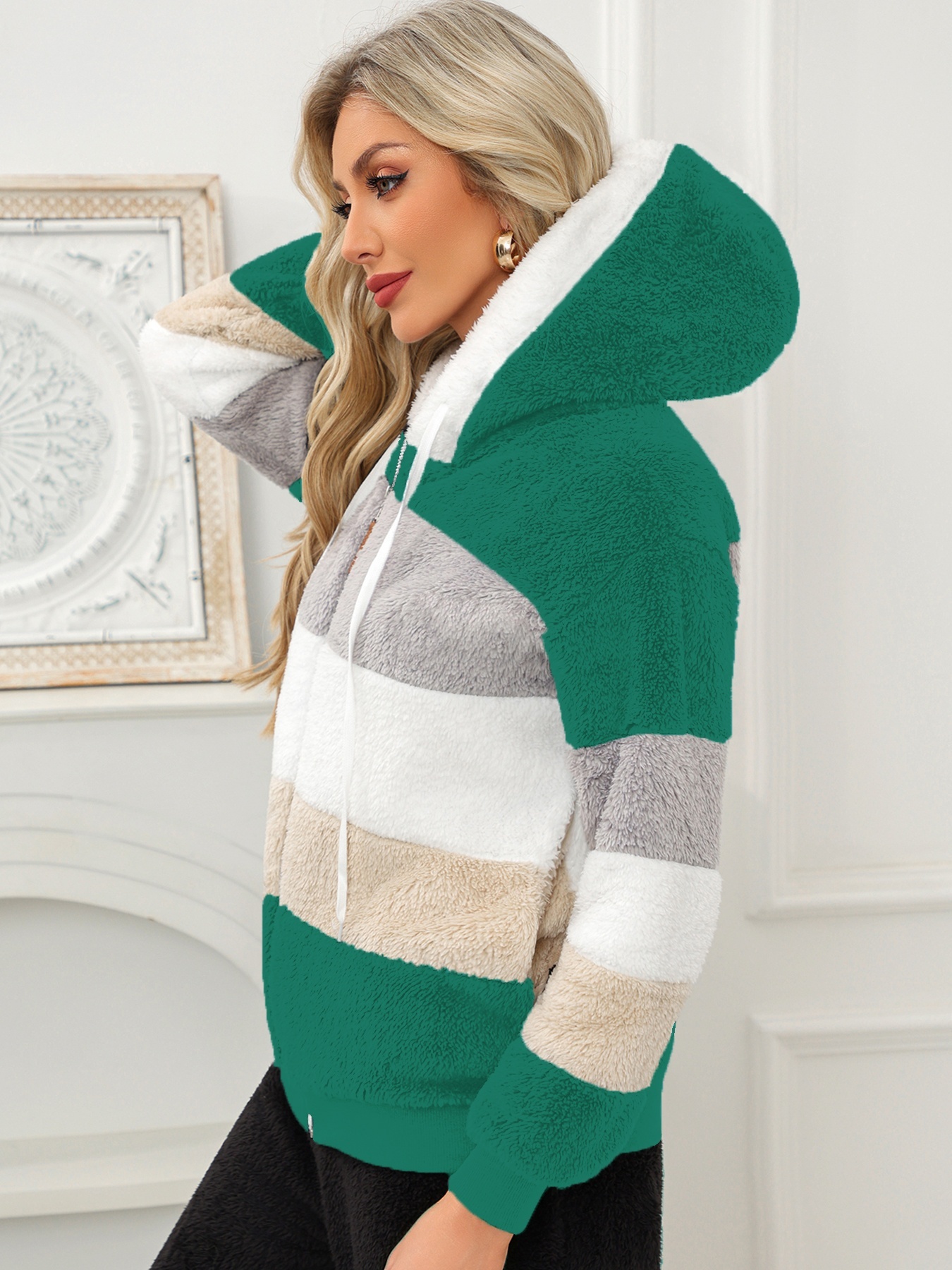 Elegancka zimowa odzież wierzchnia dla kobiet – ciepłe kurtki