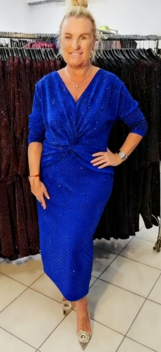 👗🌷 Sukienka midi damska w dużym rozmiarze z dekoltem w serek