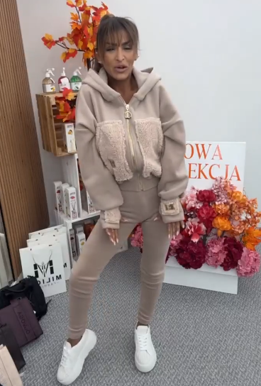 Bluza z kapturem i eleganckimi, miękkimi kieszeniami, idealna do wygod