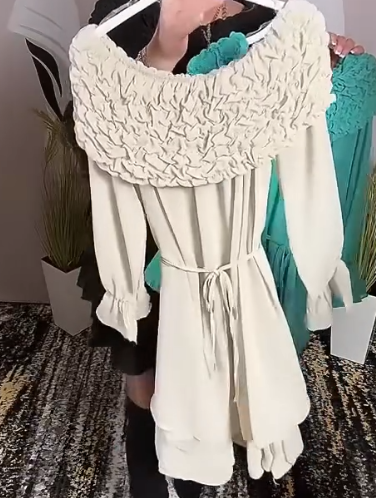 Sukienka dwuwarstwowa, odkryte ramiona, falbaniaste mankiety