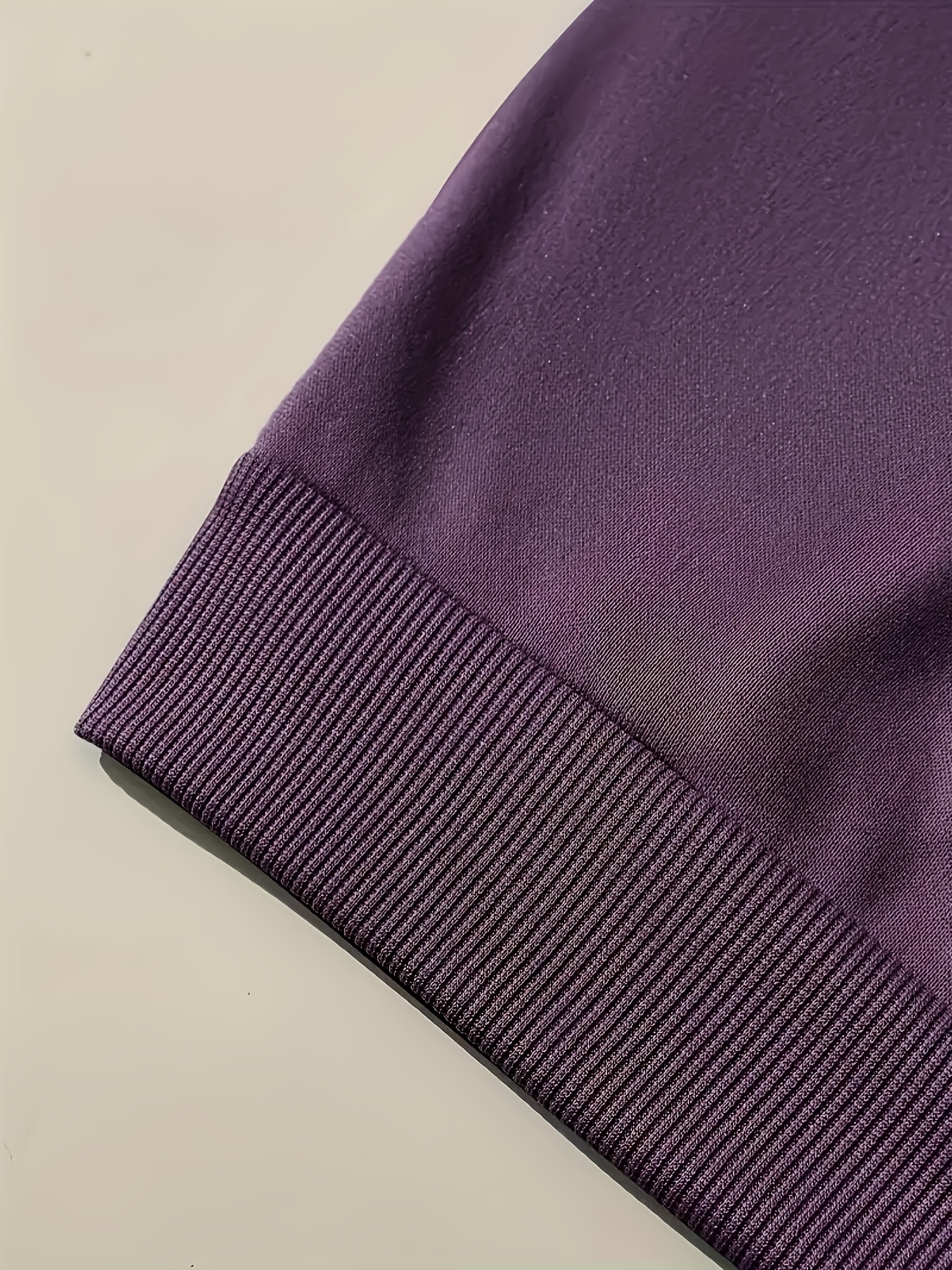 Bluzy z kapturem damskie – lekka bluza rozpinana na zamek