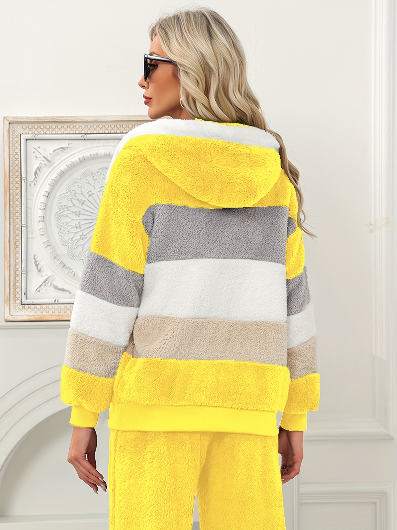 Elegancka zimowa odzież wierzchnia dla kobiet – ciepłe kurtki