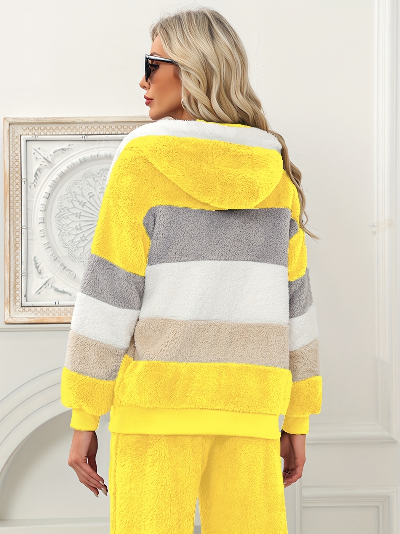 Elegancka zimowa odzież wierzchnia dla kobiet – ciepłe kurtki