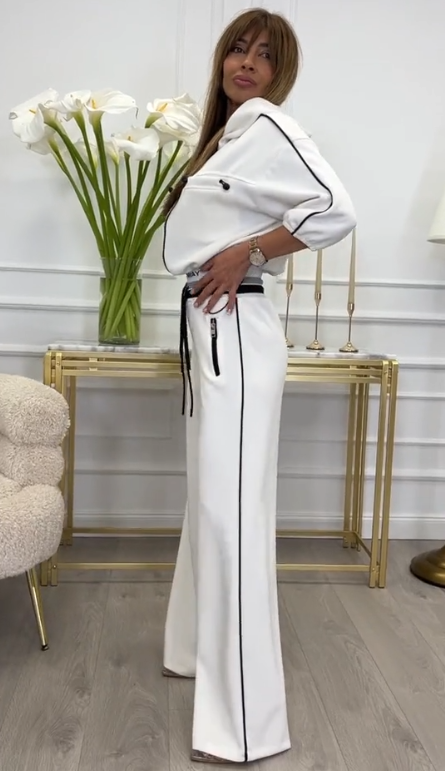 Dres z kapturem, obszerna bluza i szerokie spodnie