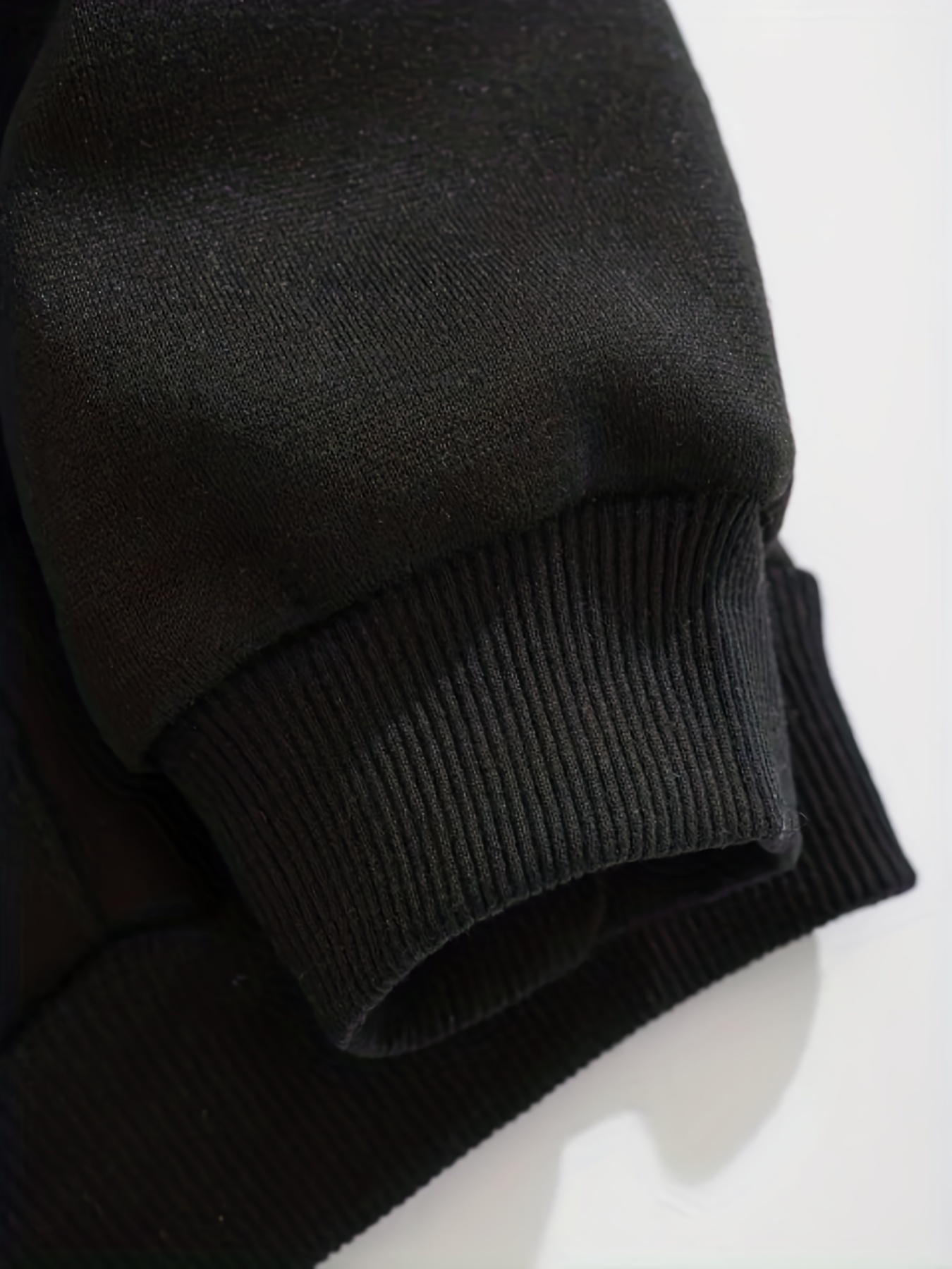 Bluzy z kapturem damskie – lekka bluza rozpinana na zamek