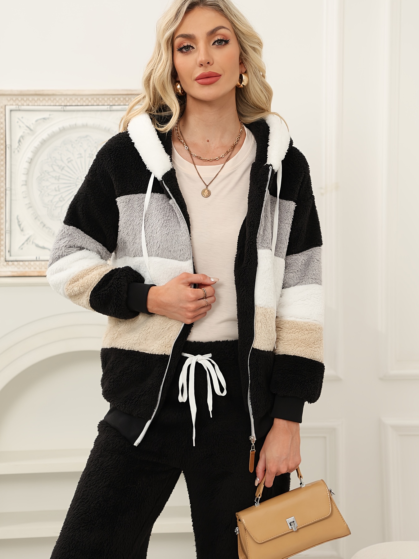 Elegancka zimowa odzież wierzchnia dla kobiet – ciepłe kurtki