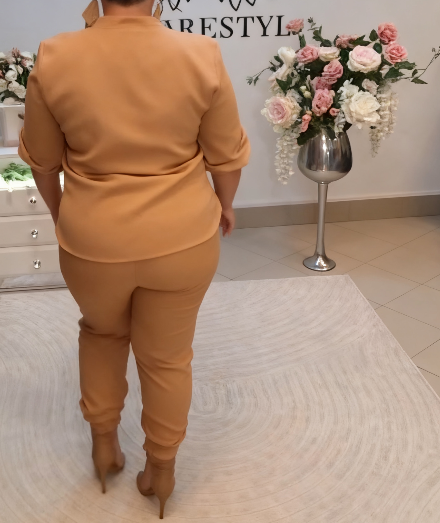 Tylko jedna sztuka w magazynie ✨🛍️Post promocyjny🛍️ Czas na bardziej elegancki look! 🤩 Ten zestaw od polskiego producenta KING jest niesamowicie piękny i elegancki!🥰