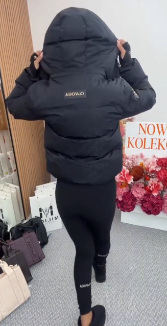 Damska, swobodna, monochromatyczna kurtka puchowa z kapturem i zamkiem błyskawicznym