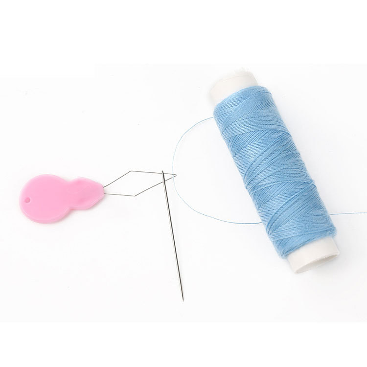 Szybki nawlekacz igły w kształcie tykwy