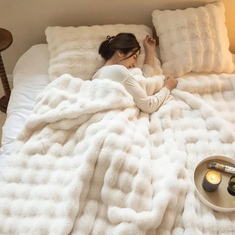 Plush Microfiber Waffle-Weave Throw Blanket