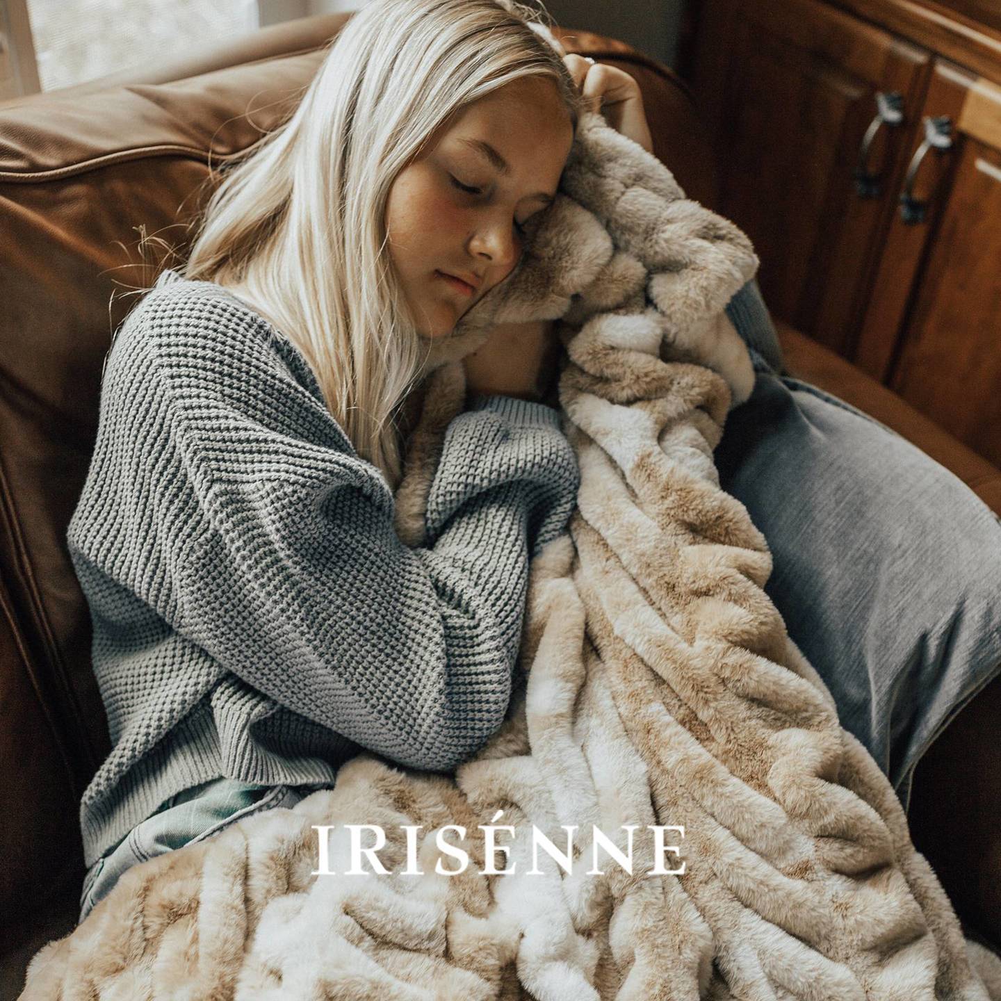 Iris Style Autumn Winter Tie-Dye Faux Rabbit Fur Blanket Ultra Soft Nap Leisure Blanket Simple Sofa Blanket Throw Blanket Light Luxury