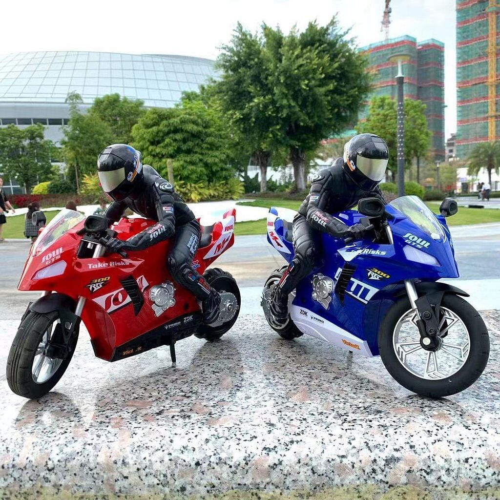 🏍️Remote Control Stunt Motorcycle, Self-Balancing Stunt Motorcycle, 1/6 Scale🏍️