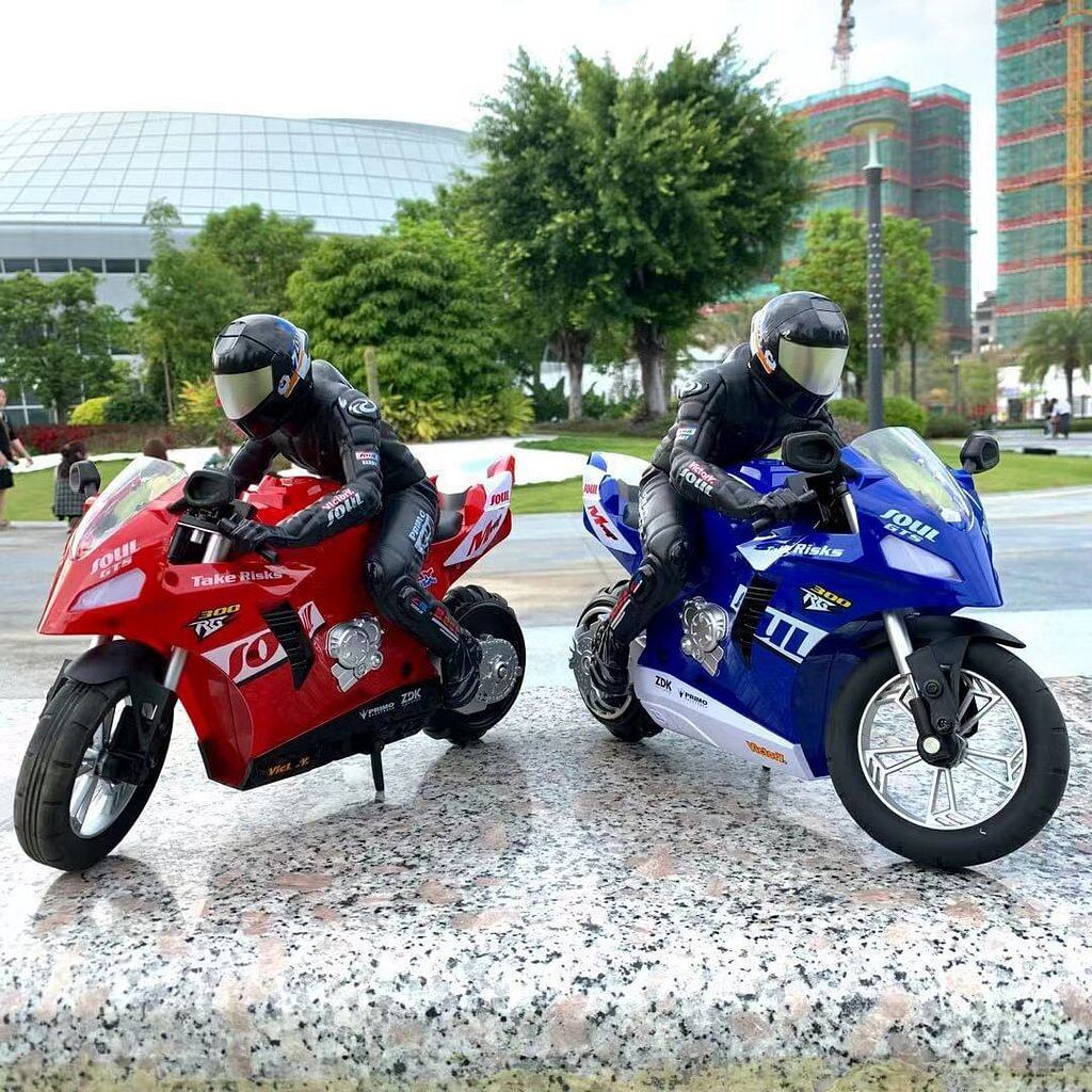 🏍️Remote Control Stunt Motorcycle, Self-Balancing Stunt Motorcycle, 1/6 Scale🏍️