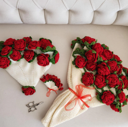 Red Rose Bouquet Blanket , Handmade Valentine’s Day Gift for Her, Cozy Winter Throw