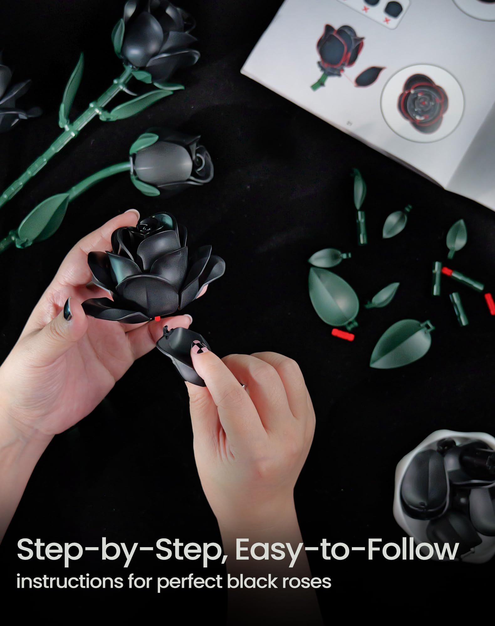 Gothic Black Rose Bouquet Building Set – 12 Never-Wilting Roses
