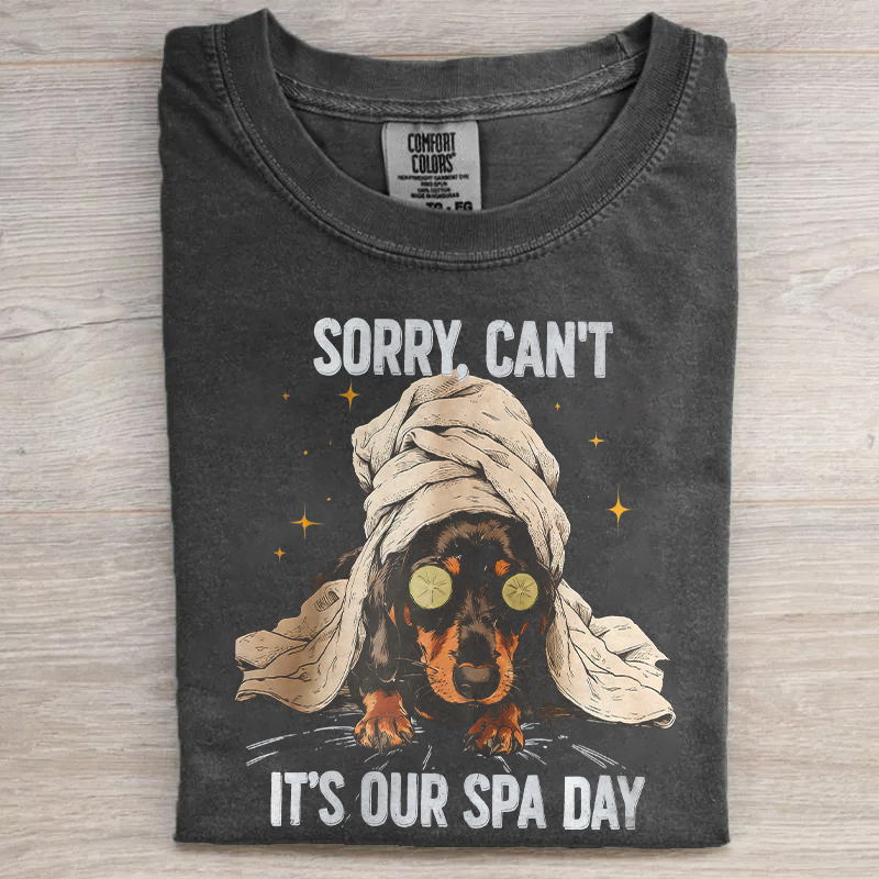 Retro Dachshund Spa Day T-shirt