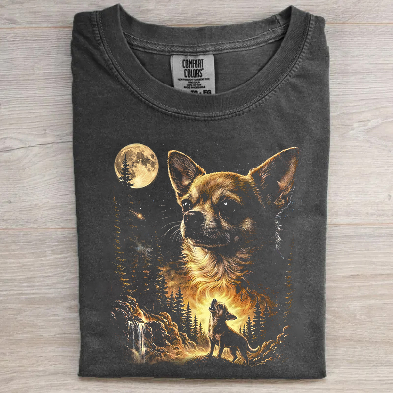 Chihuahua Howling to The Moon Vintage T-shirt