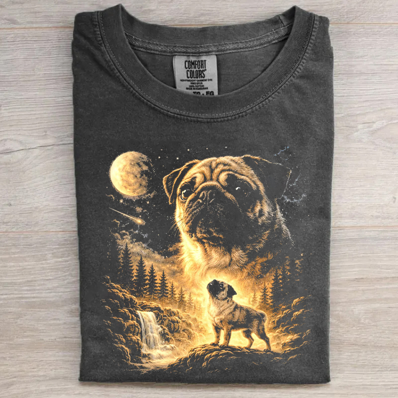 Pug Howling to The Moon Vintage T-shirt