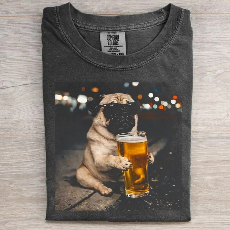 Cool Pug Drinking Beer Graphic T-shirt