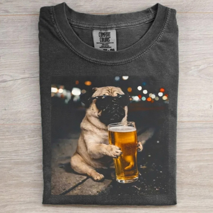 Cool Pug Drinking Beer Graphic T-shirt