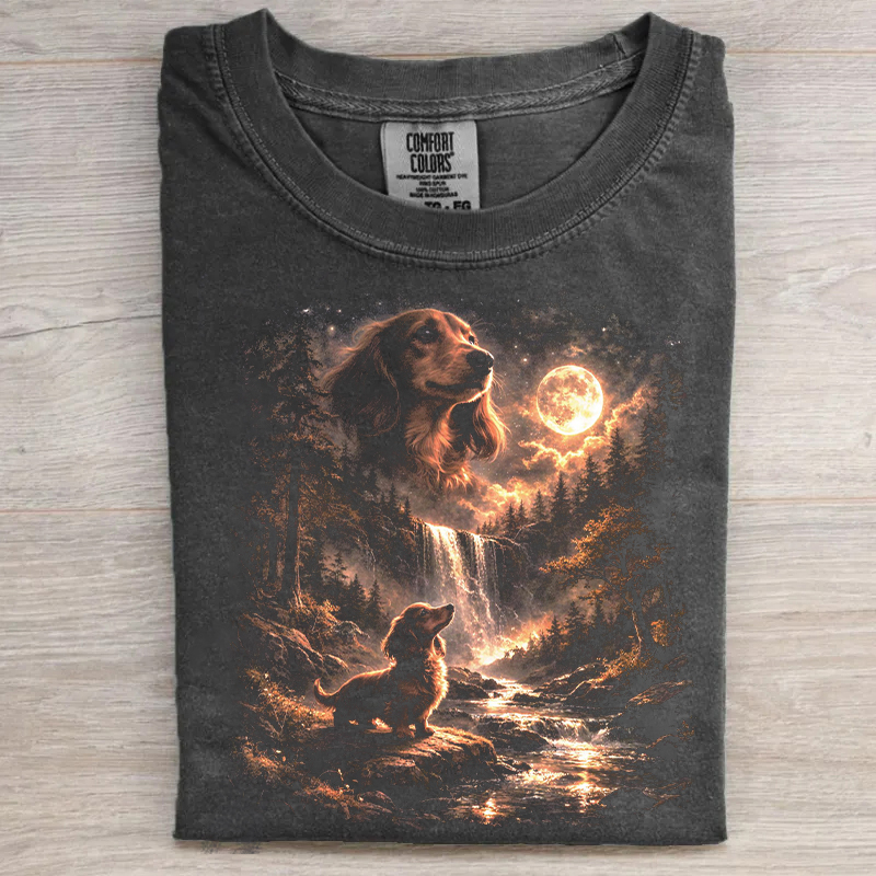 Dachshund Howling to The Moon Vintage T-shirt