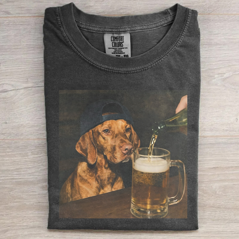 Funny Vizsla Drinking Beer T-shirt