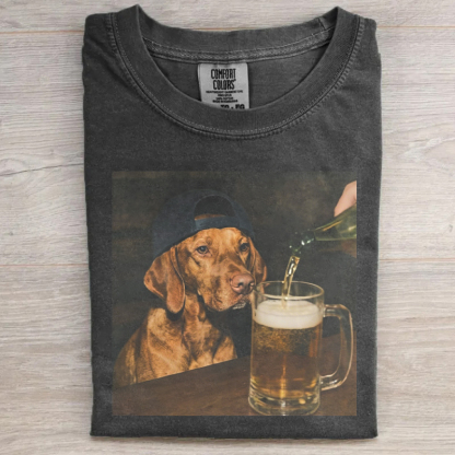 Funny Vizsla Drinking Beer T-shirt