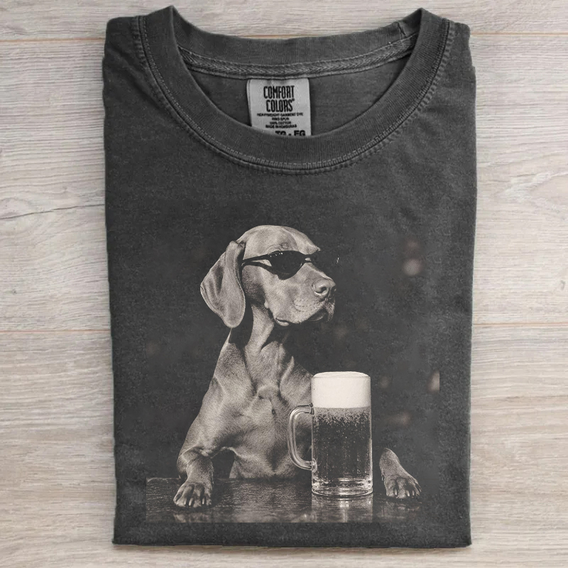 Funny Vizsla Drinking Beer T-shirt