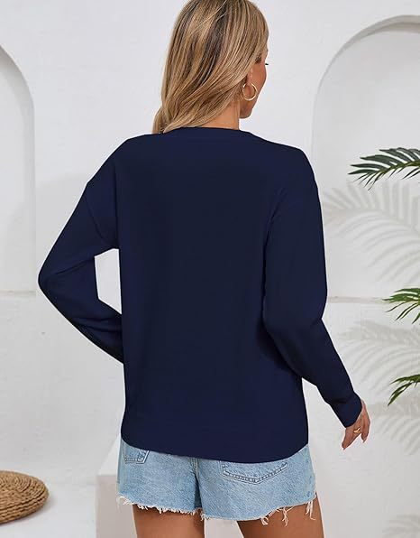 Women's lightweight knitted long-sleeved sweater