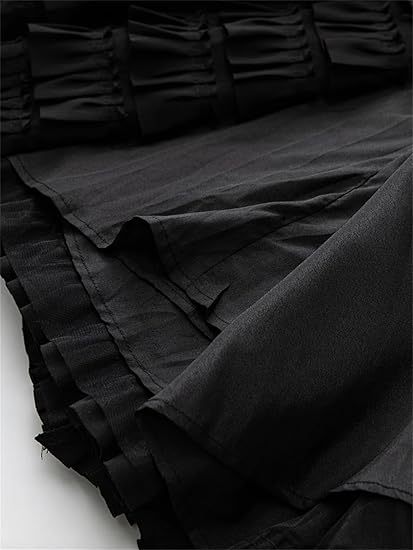 Robe moulante noire à revers et ceinture pour femme