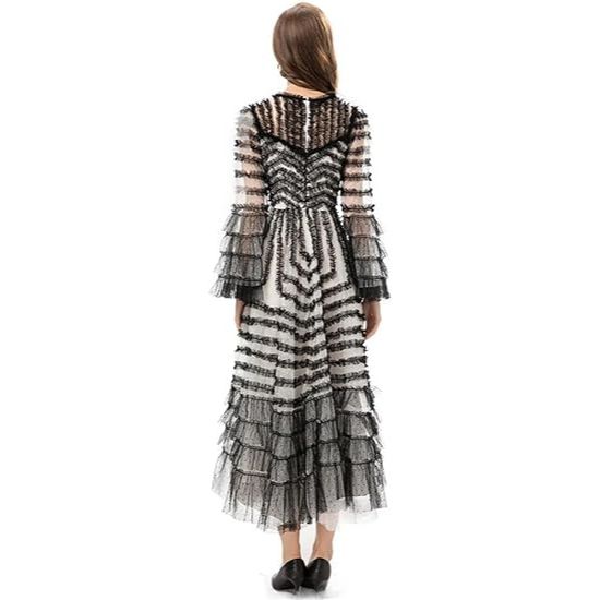 Robe à volants rayée en dentelle superposée pour femme