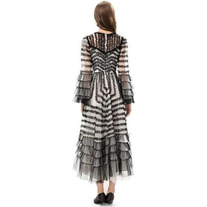 Robe à volants rayée en dentelle superposée pour femme