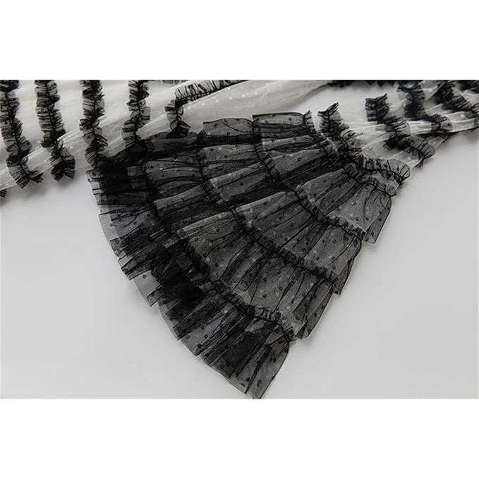 Robe à volants rayée en dentelle superposée pour femme