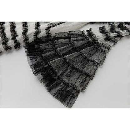 Robe à volants rayée en dentelle superposée pour femme