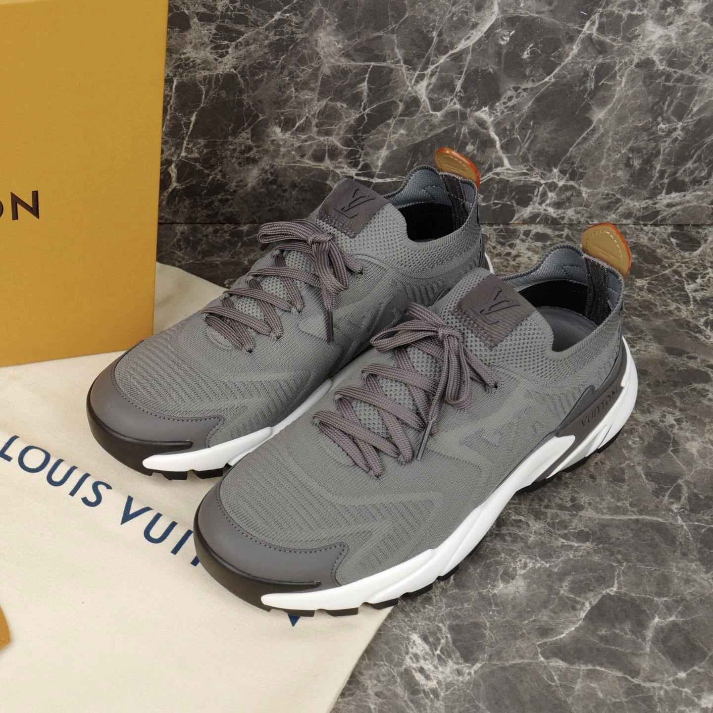 louis-vuitton-sneaker-lsvt1514-7841