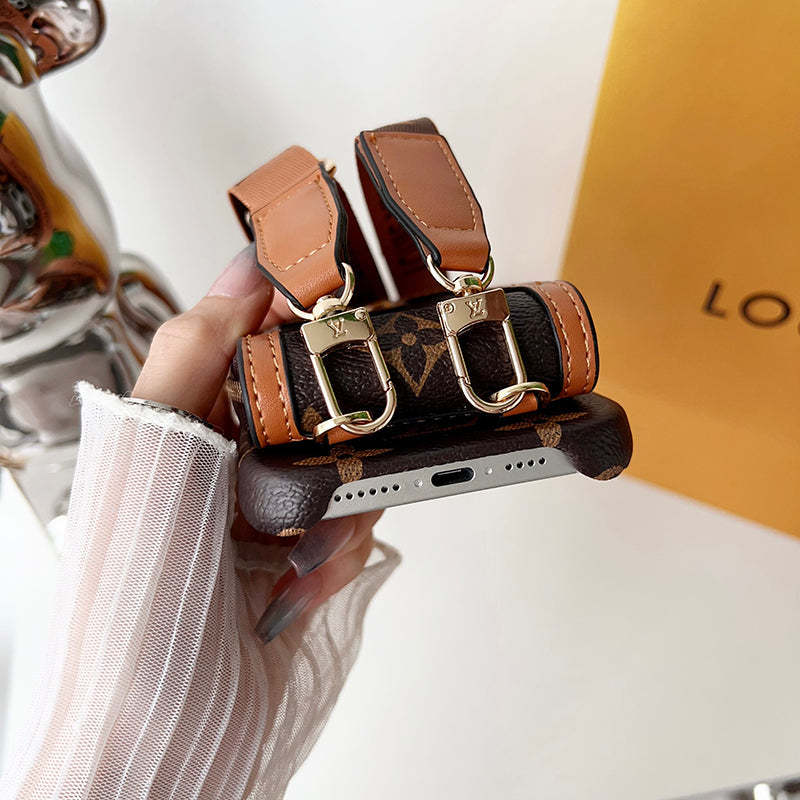 lou-gg-card-holder-chain-iphone-case-4165