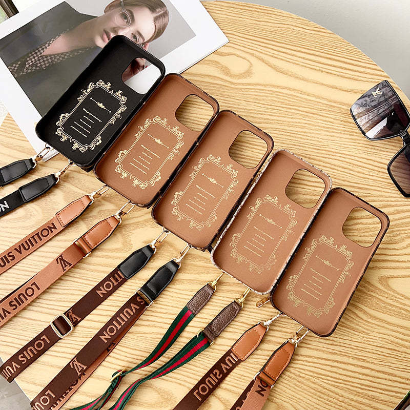 lou-gg-card-holder-chain-iphone-case-4165