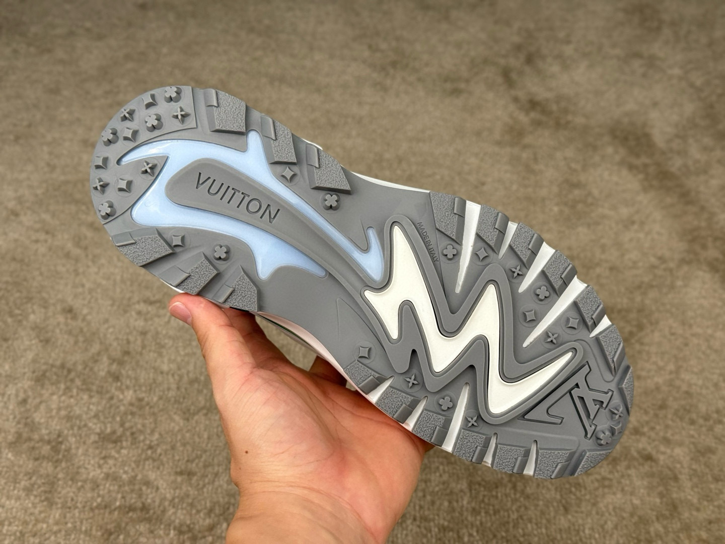 louis-vuitton-sneaker-lsvt1511-7036