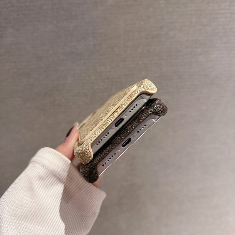 classic-coach-iphone-case-with-card-holder-white-jqb240330-2332