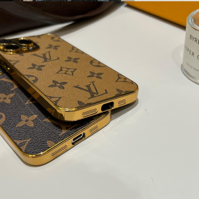 lou-classic-monogram-iphone-case-with-electroplated-gold-edges-2770