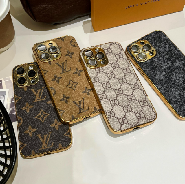 lou-classic-monogram-iphone-case-with-electroplated-gold-edges-2770