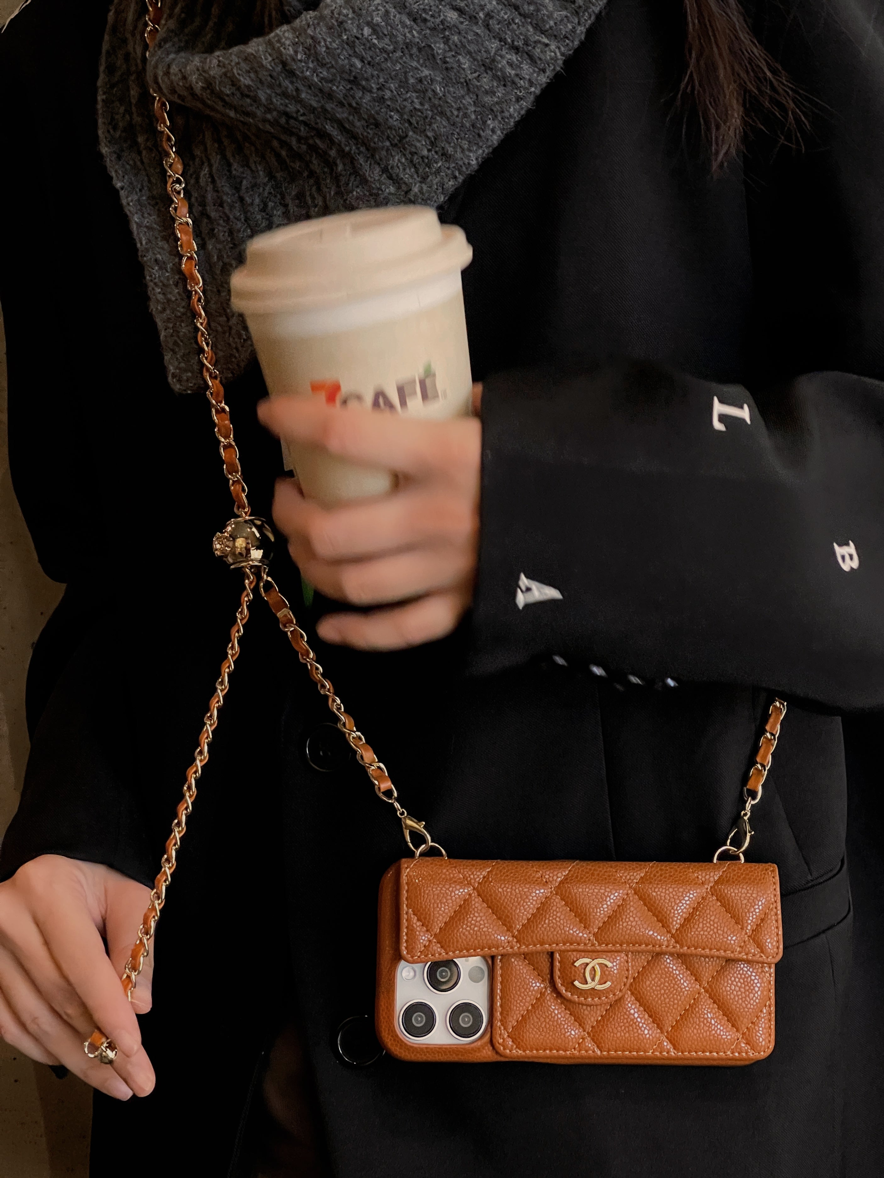 luxury-wallet-iphone-case-with-hand-crossbody-chain-9690